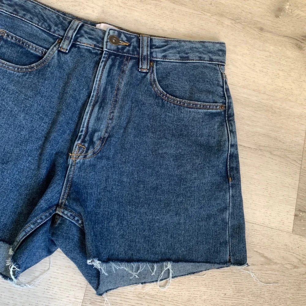 Paper Denim & Cloth Women Blue High Rise Raw Hem Denim Shorts Size‎ 30